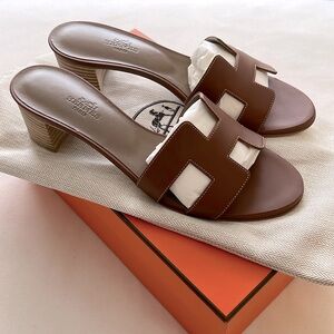 BNIB Hermes Gold Oasis Sandals - Size 37.5